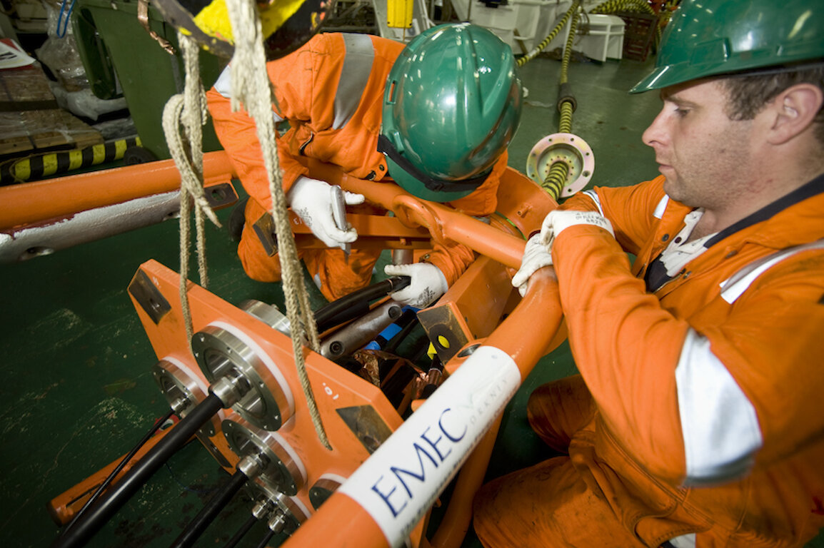 Fitting EMEC cable ends (Credit Mike Brookes-Roper, courtesy of EMEC)